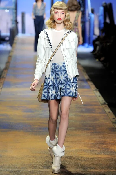 Look 8